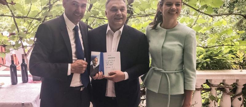 Hungarian PM, Viktor Orbán is supporting the leader of the Slovenian far-right, Janez Janša. Orbán offers the help of his allies and hundreds of million forints from the Hungarian taxpayers.