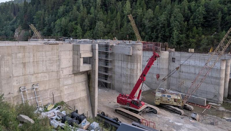 Dams of the Past, Costs of the Present