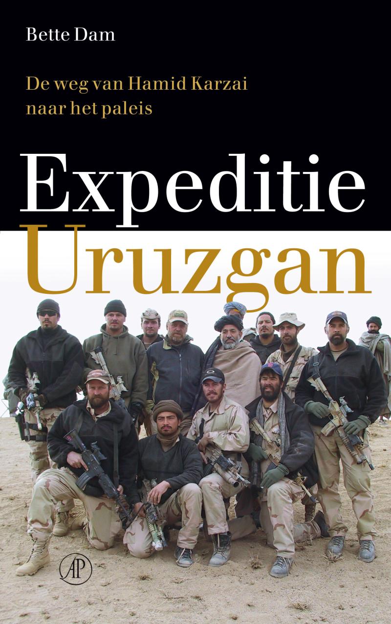 amid Karzai en zijn team van Amerikaanse Special Forces in 2001, tijdens de opstand tegen de Taliban