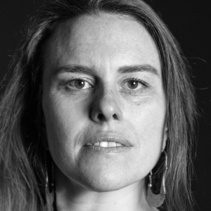 Lisa Riordan Seville