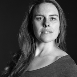 Lisa Riordan Seville