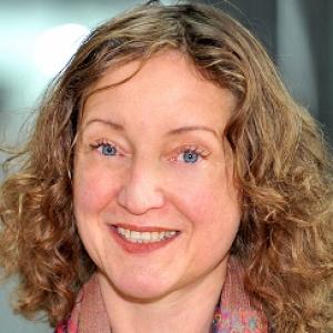 Dr. Ulrike Fischer-Butmaloiu