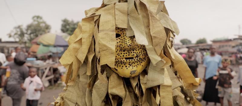 De wandelende sculpturen van Kinshasa